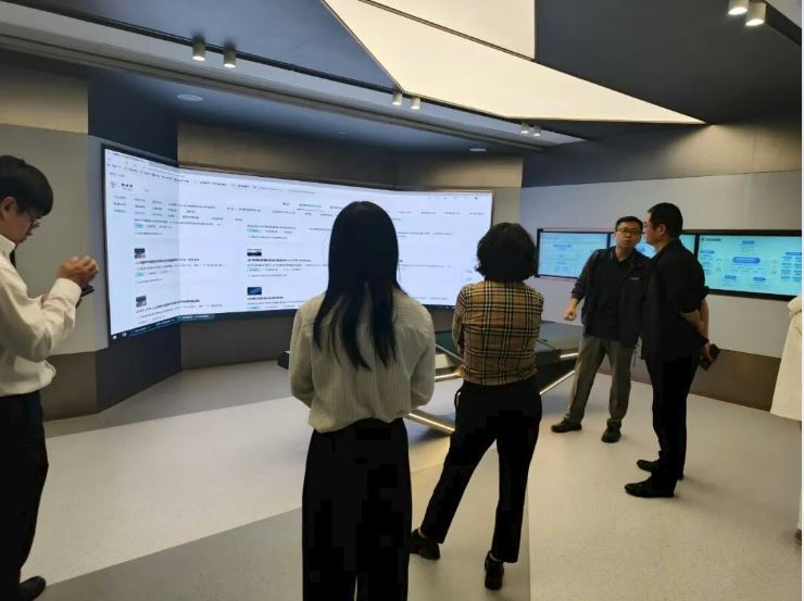 寿光市产业投资控股集团有限公司、财达证券股份有限公司一行到访国信中健参观交流
